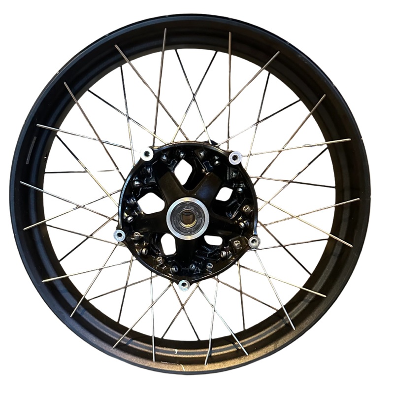 BMW R1250GS FRONT WHEEL – BLACK – SMALL SCRATCH