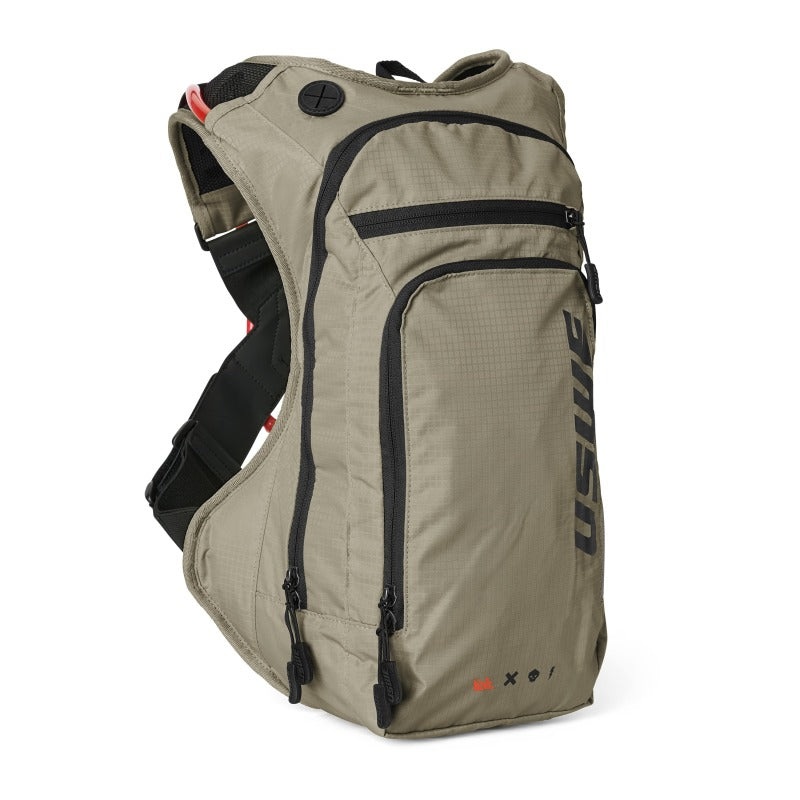 USWE 5209077021 – Outlander Moto Hydration Pack 9L – Sand